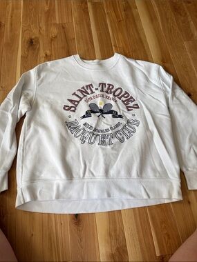 Abercrombie & Fitch White Crewneck with Tennis Graphic